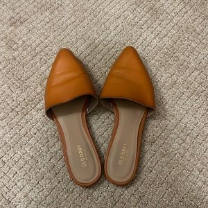 Women’s Old Navy brown tan slides mules shoes, size 7